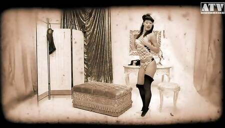 Valentina Canali an Italian whore with brown hair takes it