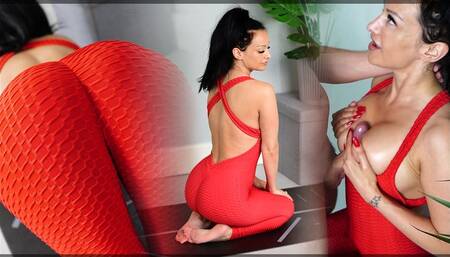 Titjob From A Gorgeous Gym Milf