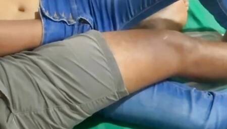 Indian office ki Madam nay apny ghar ma bula k apni pussy ma fingering karwayi