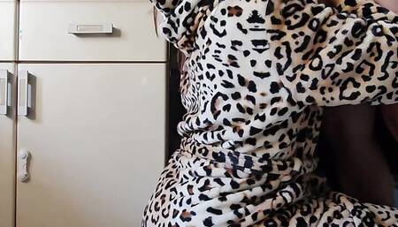 I take a blowjob in the morning and get fucked in my pussy