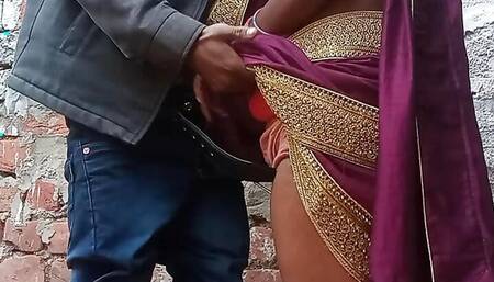 Bhabhi ji apne boyfriend ko ghar ke pichhe bulakar chudwai full fucked Indian desi bhabhi with boyfriend outdoor hard-core sex