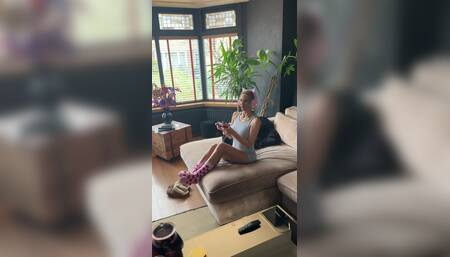 Gamer girl wants to play with another joystick incl facial