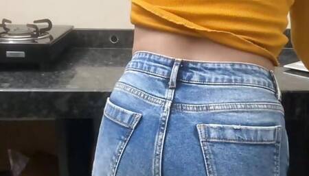 Today Exclusive- Hot Look Desi Girl Showing H...