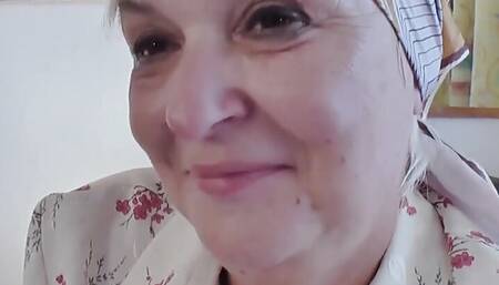 Granny pussy fucked in doggy style