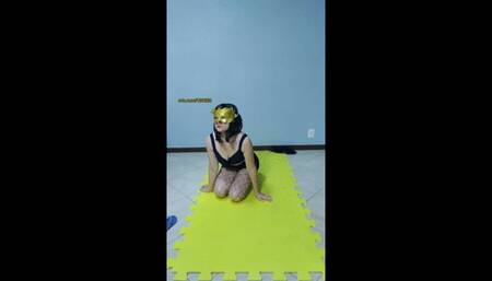 449 Crushing and sttomping balls by behind with fishnet socks using all weight