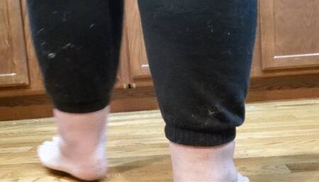 Barefoot and in the kitchen