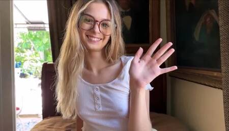 Playing Secret Game With Little Step Sister - Molly Little - Family Therapy -