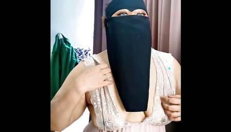 Arab milf with big naturals saggy tits