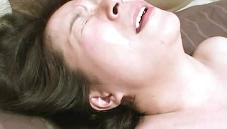 Mature vixen Akiko Oda gets her cunny drilled and creampied in missionary position