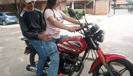 I Was Teaching My Neighbor to Ride a Motorcycle, but the Horny Girl Sat on My Legs and Turned Me on, It Was so Good