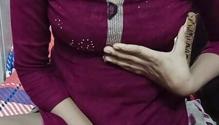 Indian Desi bhabi hairy pussy showing big ass