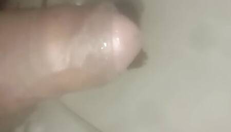 Bathroom mein Hamari Mutthi ki desi sexy video