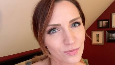 Dreamgirl Sweet Talks til You Cum in 4K