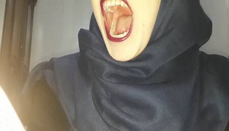 Show my mouth and teeth 2