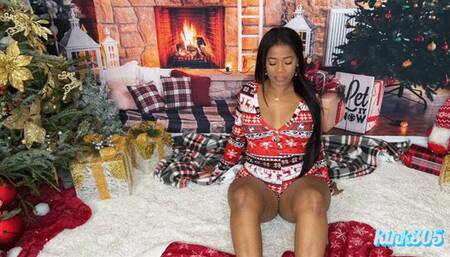 Amaya Blue masturbates by the tree before christmas