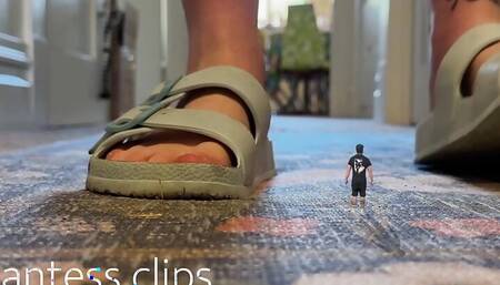 New Giantess Studio - 2 new clips! SQUISH