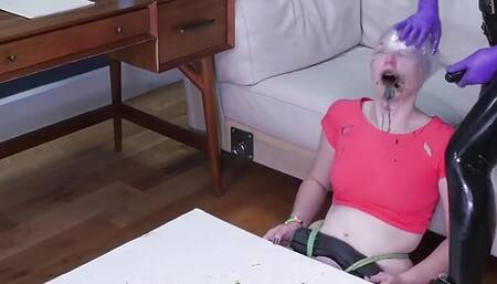 BDSM sub Delirious Hunter dominated