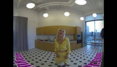 VR 3D 4K - BLONDE SEXY GIRL IN THE KITCHEN