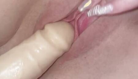 Milf Wife taking 9 inch dildo & rubbing clit ????