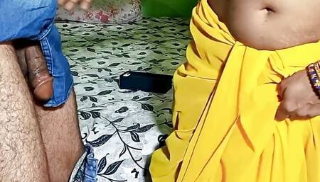 Pati Fauj me Bhabhi Ji Mauj Me - Postman Ke Sath Chudai
