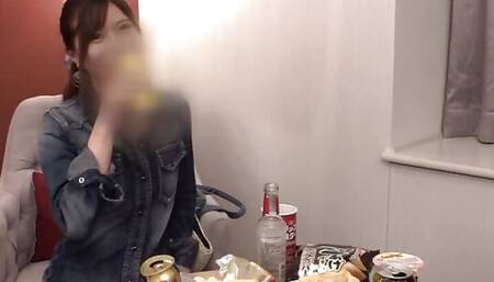 A goddess with an inevitable erection will appear in the night pool again this year! Gal! ? JD! ? Married woman! ? A half-beauti