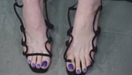 Stepmom HORNY GROWTH on New Years Eve! WMV 1080 POV Giantess Sex and Shoe Destruction