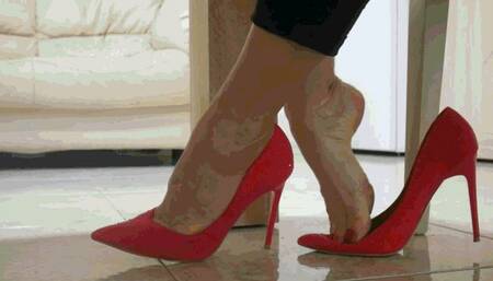 Shoeplay under the table AVI (1920x1080) FHD