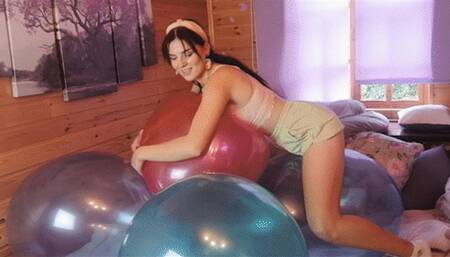 [TTR remote castings] Anchi plays with a balloon bunch (FullHD 1080p)