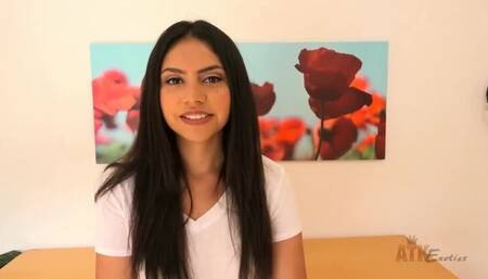 Amateur Latina Rose: Solo Brunette Casting