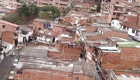 friend invites me to her house in the Colombian favelas