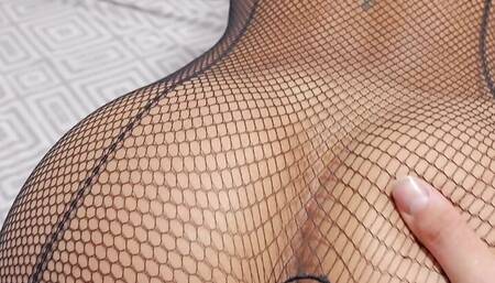 Momo has come to wish me a happy new year and I give her my welcome cream.