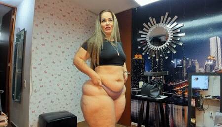 Kristen Hill BBW Giant ass bouncing and holding