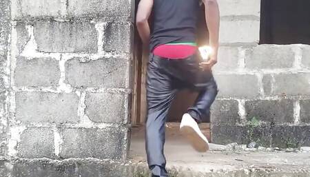 Amateur Black Ebony Gave a Stranger Backyard Quick Fuck and Got Dominated