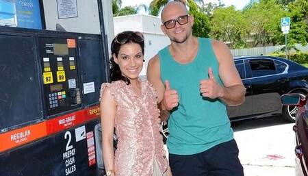 Good hard fuck in the sideways pose with a slim girlfriend Ailek