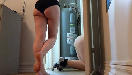 Hands Up Ballbusting