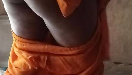 Bhabi did pissab in mustard cultivation !! Bangla boudi sorser khete pisab kore dilo re