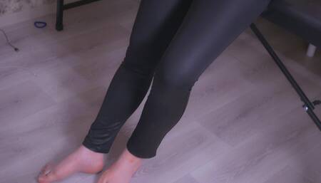 Naughty slattern pegging her paramour's and gets cumshot.