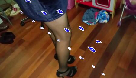 53v Fountain Cum on Black Pantyhose and High Heels
