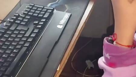 Busty Gamer Girl Sucks It Like a Fucking Playing Fortnite