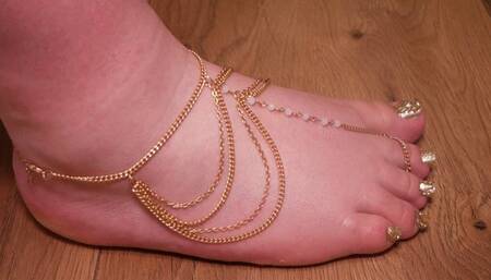 Beauty Right Foot BBW (no talking)