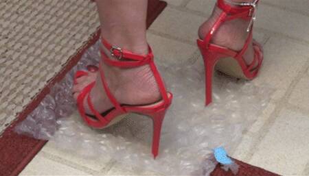Bubble Wrap Under My Heels - FULL HD 1080p