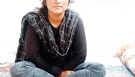 Mere papa k dost ne mujhe mere boyfriend k sath pakar leya aur mujhe kha k mujhe chodny do wrna tumharay papa ko batadonga