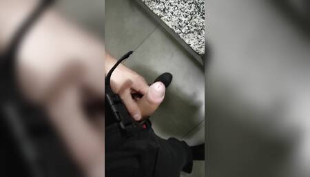 Police exibicionist masturbation in The toilet of the mall