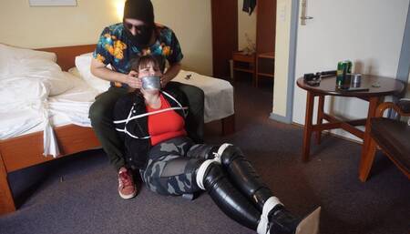 Snowflake - Cocky Burglar Caught mp4