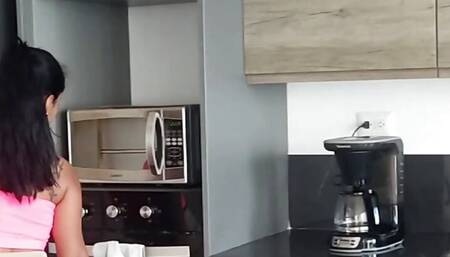 Stepmom with big tits was fucked while she was stuck in the washer