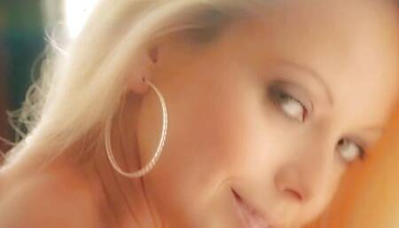Jana Cova needs wet orgasm