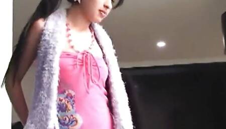 Teen Lilly masturbates in sexy solo scene