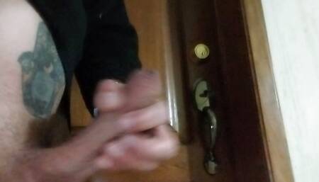 I risk being discovered by my neighbors and I jerk off without pants on the stairs