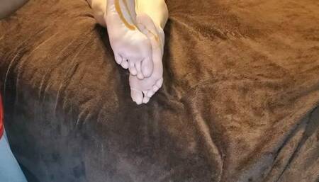 THE CARAMEL DELIGHT FOOT RUB AND WORSHIP | standard definition 720p