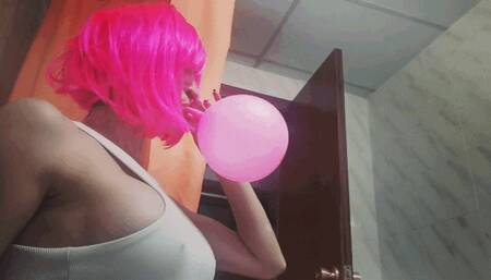 UNIVERSITARIA HINCHANDO GLOBOS